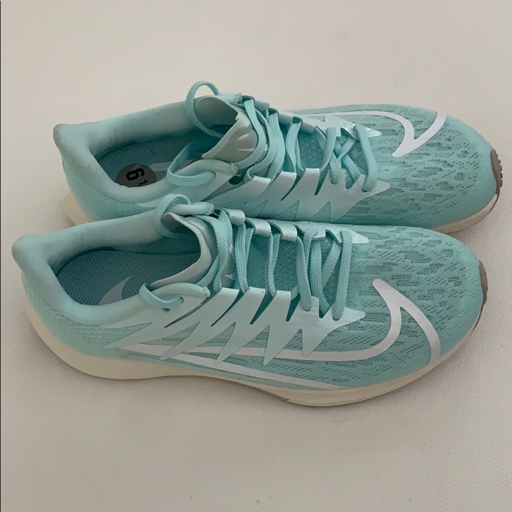 Nike Zoom Rival Fly NWOT Women 6.5